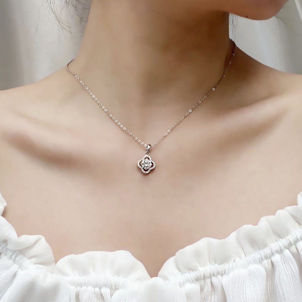 Certified 1ct. t.w. Moissanite Diamond Clover Flower  Necklace NEW - Picture 2 of 7